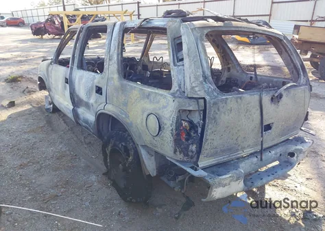 2001 Chevrolet Blazer Lt from USA, damaged, VIN 1GNCS13W512227839